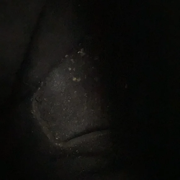 BAGGU Black Crossbody Bag with Sleek Design - Picture 8 of 9